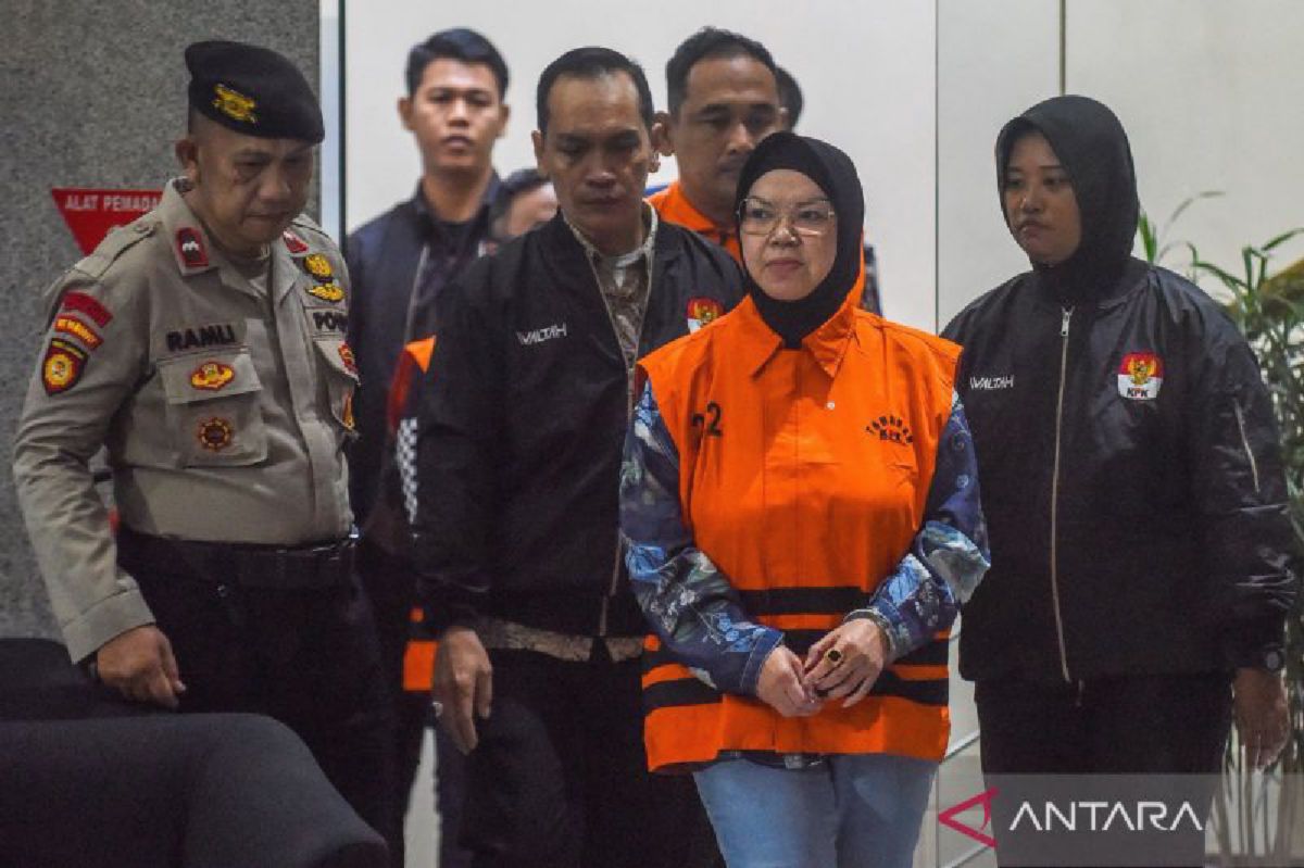 KPK Tahan Bupati Sukoharjo, Polda Metro Paparkan Barang Bukti Uang