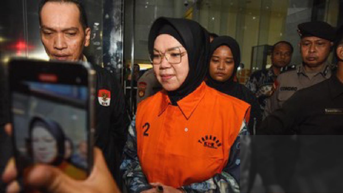 KPK Resmi Tahan Bupati Sukoharjo Etik Suryani dalam Kasus Korupsi