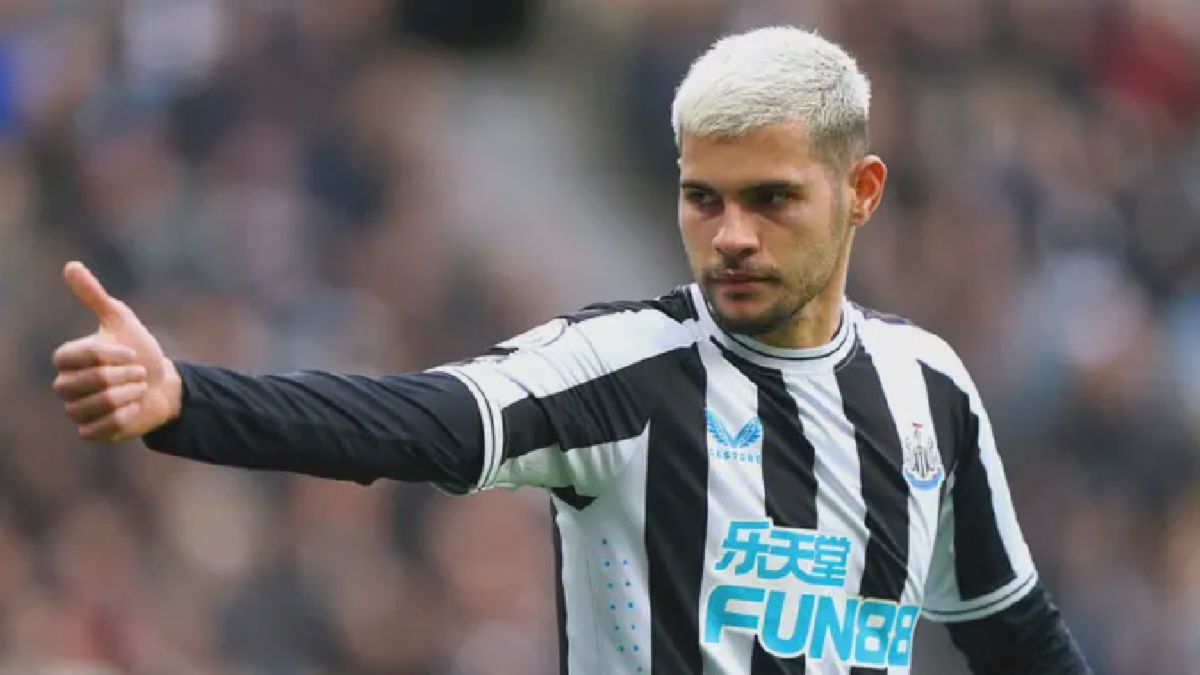 Newcastle Salip Liverpool Usai Kalahkan Wolverhampton 2-1