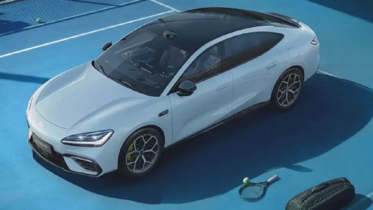 Geely Luncurkan Galaxy TT, Sedan Listrik Fastback Berdaya Jangkau 725 Km