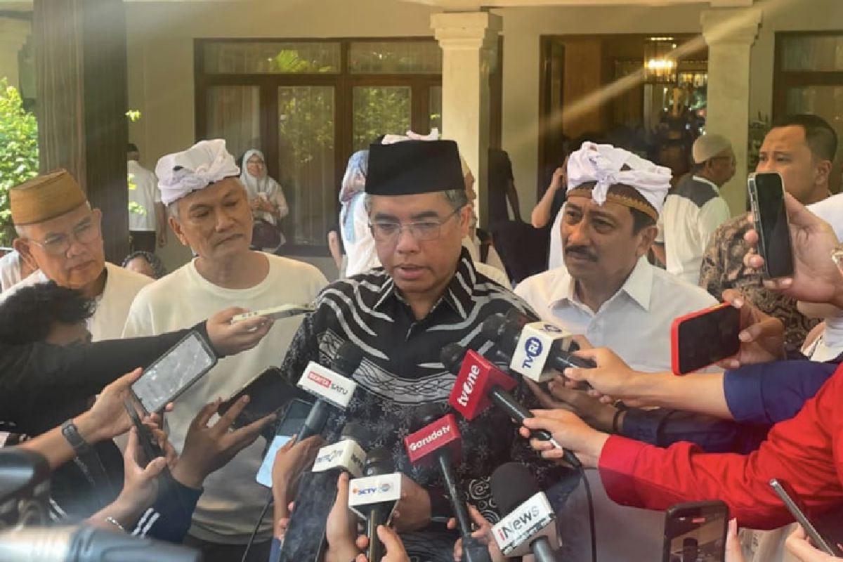 Rachmat Gobel Berpulang, Menaker Yassierli Kenang Figur Teladan Perusahaan