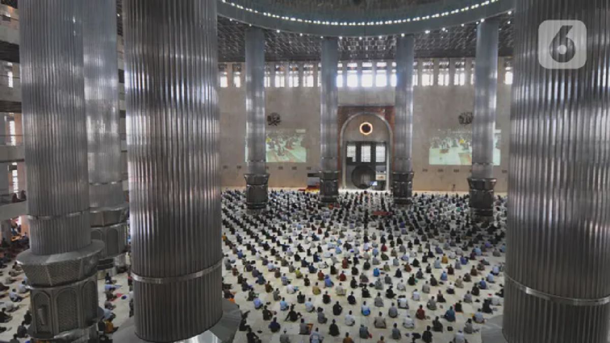 Masjid Istiqlal Gelar Sholat Jumat dengan Kapasitas 30 Persen