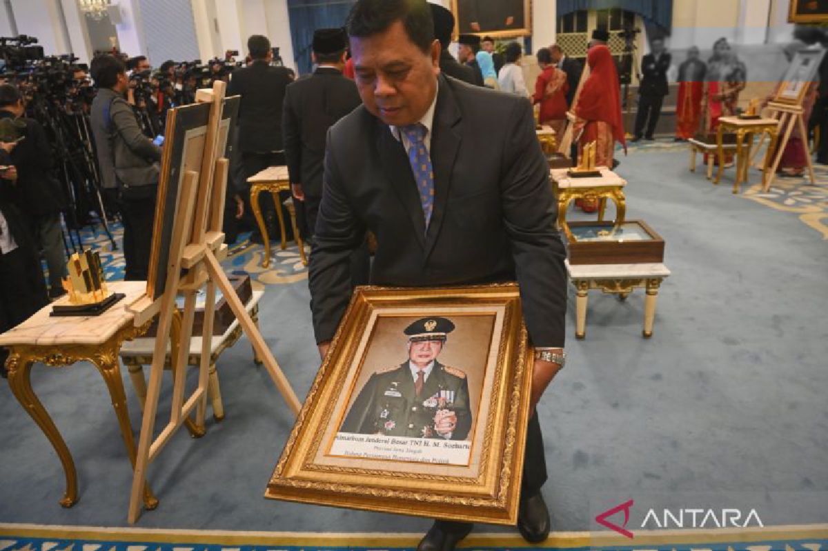 Zainal Abidin Syah Dianugerahi Gelar Pahlawan Nasional oleh Prabowo