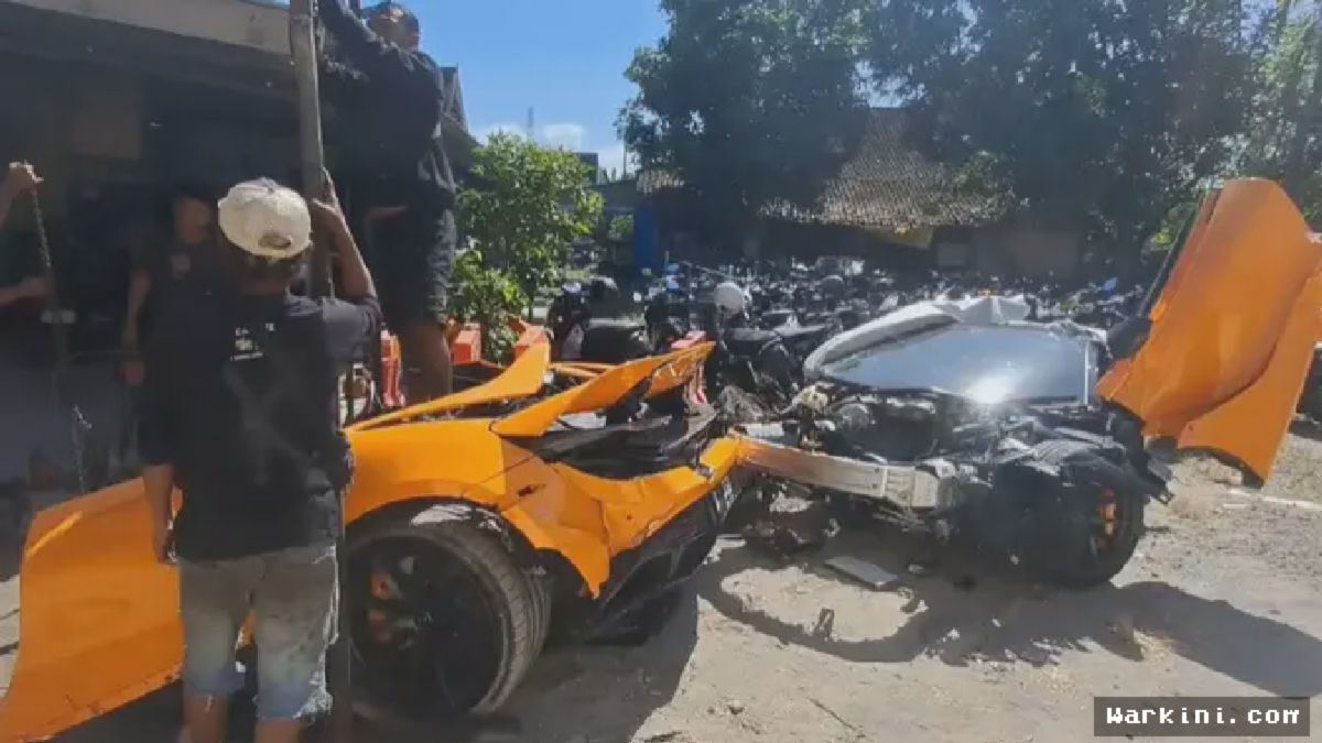 Mobil McLaren YouTuber Andra Terbelah Dua di Sukoharjo